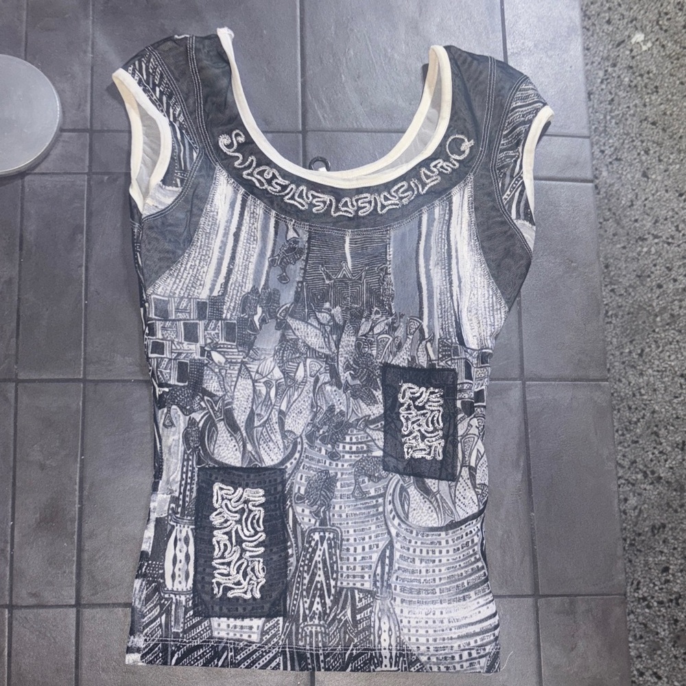 Save The Queen Artistic Gray and Cream Tee